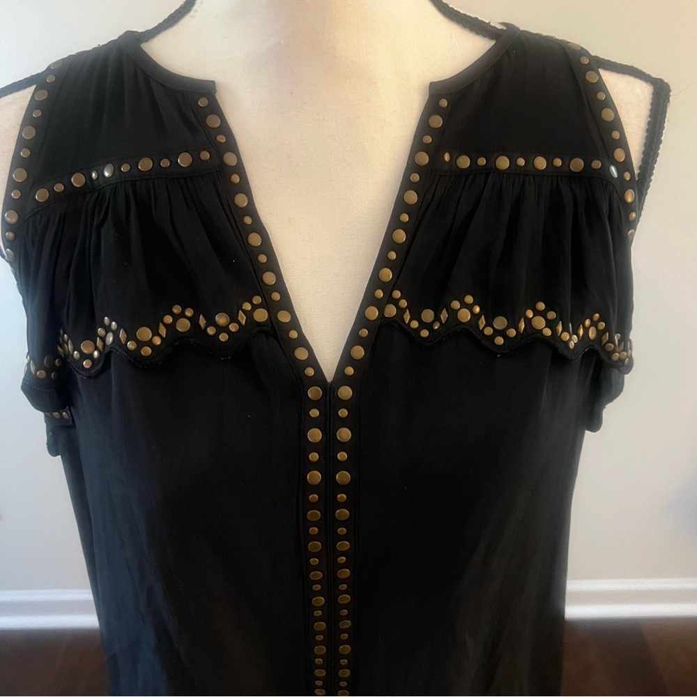 Ramy Brook

Mae V-Neck Sleeveless Stud-Trim Top. XS never worn - Picture 2 of 4